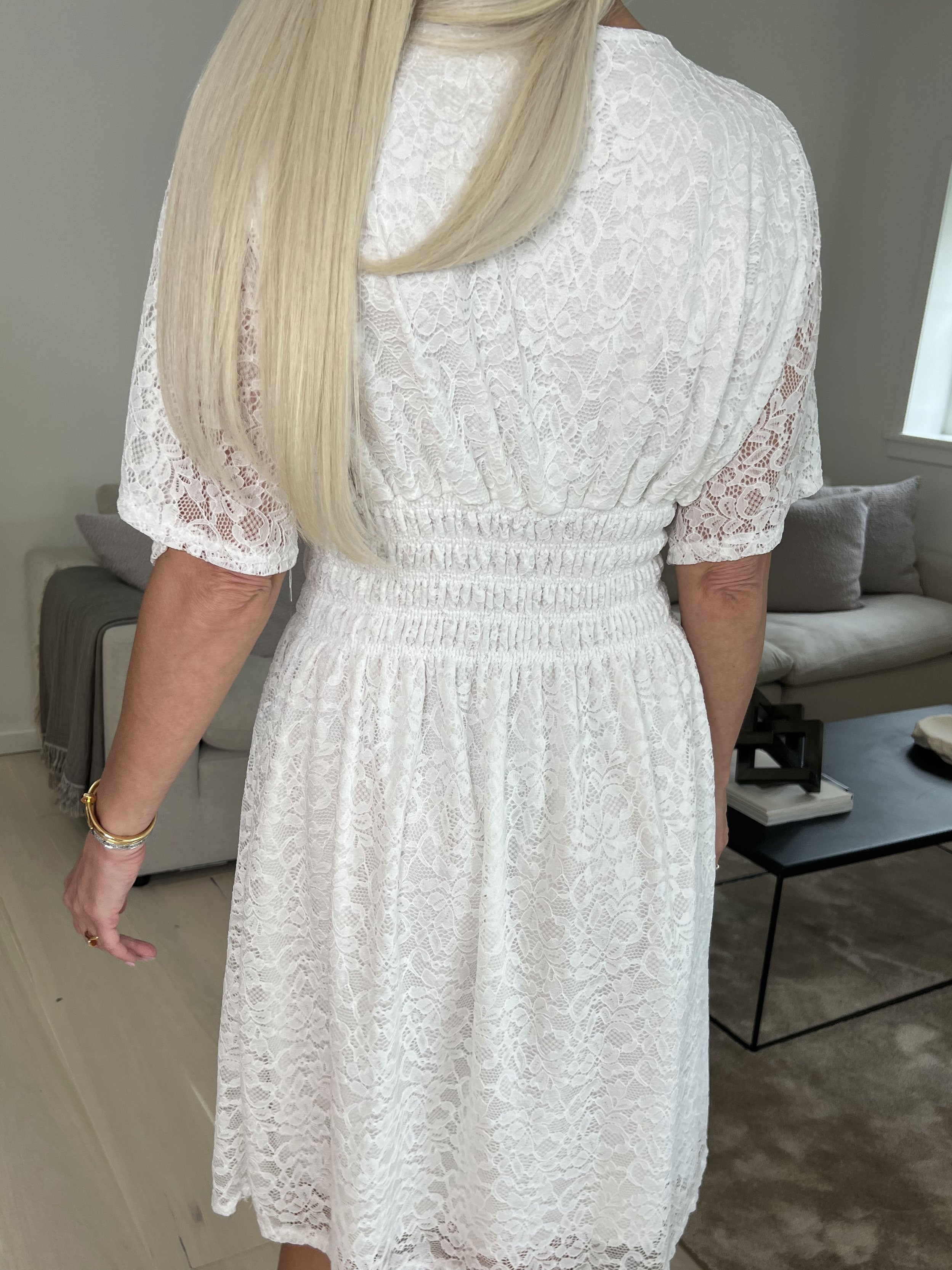 Pams Lace Short S/S - Kort blondekjole med korte ærmer